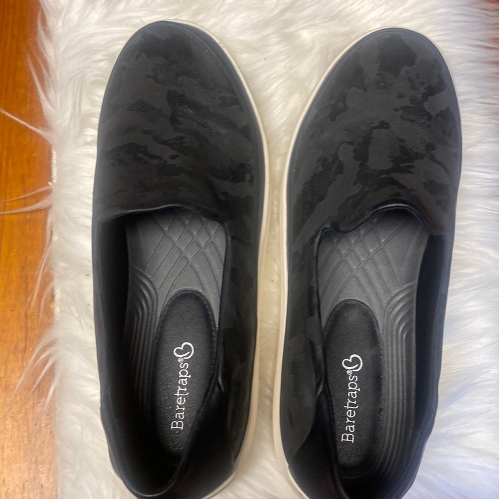 Baretraps Black on black camo design high top slip ons size 8